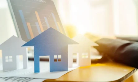 real estate crowdfunding, Fundrise review, passive income real estate, eREIT investing, Yieldstreet, RealtyMogul, accredited investor, alternative investments, online real estate, fractional property investing, digital landlord, real estate diversification